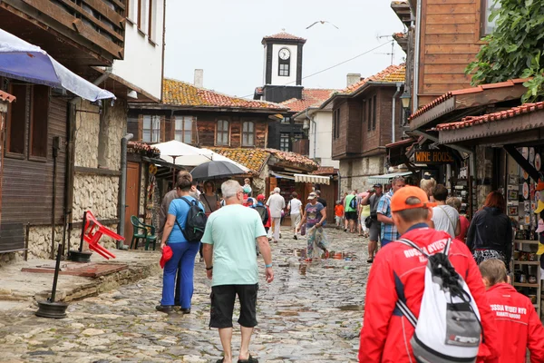 People visit Old Town on June 18, 2014 in Nessebar, Bulgaria. — Stock Photo, Image