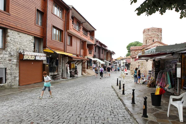 People visit Old Town on June 18, 2014 in Nessebar, Bulgaria. — Stock Photo, Image