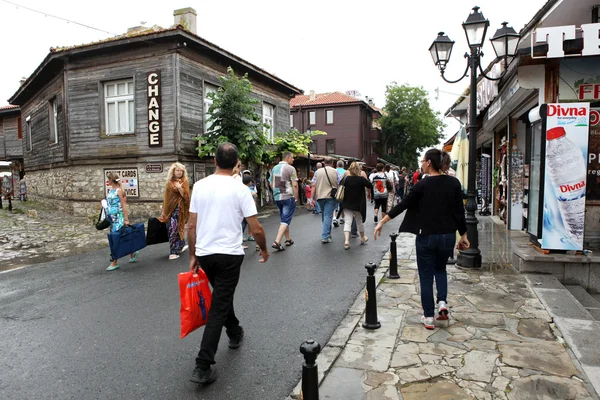 People visit Old Town on June 18, 2014 in Nessebar, Bulgaria. — Stock Photo, Image