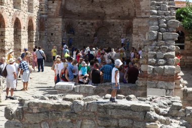 Nesebar, Bulgaristan - Ağustos 29: Ağustos 29, eski şehir ziyaret 2014 yılında nesebar, Bulgaristan. Nesebar 1956 yılında müze kent, unesco tarafından Arkeoloji ve mimari rezervasyon olarak ilan edildi.