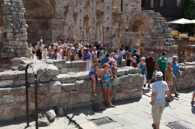 Nesebar, Bulgaristan - Ağustos 29: Ağustos 29, eski şehir ziyaret 2014 yılında nesebar, Bulgaristan. Nesebar 1956 yılında müze kent, unesco tarafından Arkeoloji ve mimari rezervasyon olarak ilan edildi.