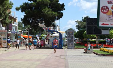 Sunny beach, Bulgaristan - Ağustos 29: Ağustos 29, sunny beach ziyaret 2014. Sunny beach Bulgaristan'ın en büyük ve en popüler sahil sahil beldesidir.