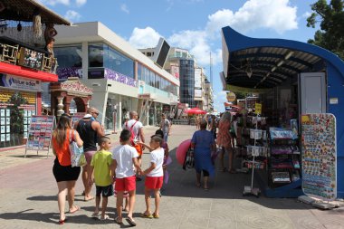 Sunny beach, Bulgaristan - Ağustos 29: Ağustos 29, sunny beach ziyaret 2014. Sunny beach Bulgaristan'ın en büyük ve en popüler sahil sahil beldesidir.
