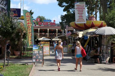 Sunny beach, Bulgaristan - Ağustos 29: Ağustos 29, sunny beach ziyaret 2014. Sunny beach Bulgaristan'ın en büyük ve en popüler sahil sahil beldesidir.