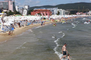 Sunny beach, Bulgaristan - Ağustos 29: Ağustos 29, sunny beach ziyaret 2014. Sunny beach Bulgaristan'ın en büyük ve en popüler sahil sahil beldesidir.
