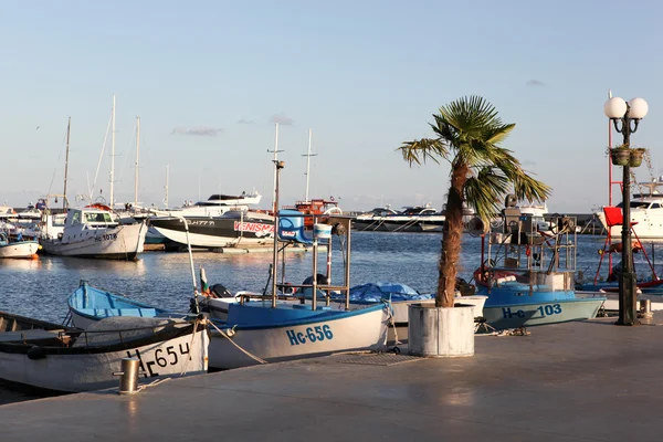 SVETI VLAS - 29 agosto: Yachtport Marina Dinevi, 29 agosto 2014. Sveti Vlas è una città e località balneare sulla costa del Mar Nero della Bulgaria, situato nel comune di Nesebar, provincia di Burgas . — Foto Stock