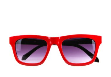 Güneş gözlüğü beyaza izole edilmiş