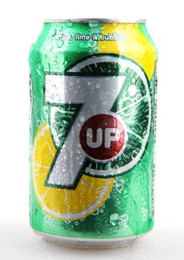 Aytos, Bulgaristan - 11 Aralık 2014: Coca-Cola ve Pepsi 330 ml'lik kutu fotoğraf. Dünyanın en popüler gazlı içecek Coca Cola ve Pepsi arasındadır.