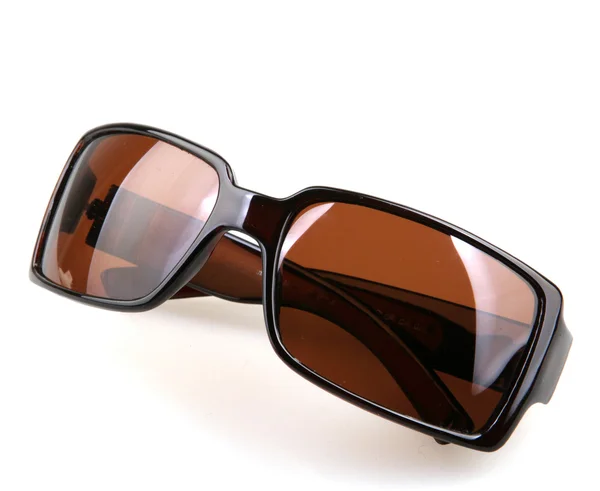 Beyaz arkaplanda izole edilmiş güneş gözlükleri — Stok fotoğraf