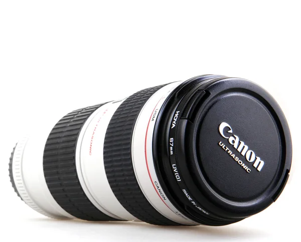 Lente de Canon EF 70-200mm f4L USM isolada no branco . — Fotografia de Stock