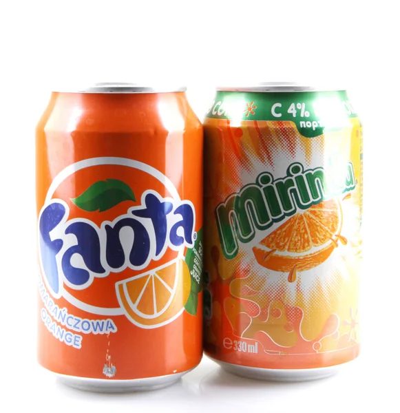 AYTOS, BULGARIA - 11 DE AGOSTO DE 2015: Marca global de refrescos carbonatados con sabor a fruta creada por The Coca-Cola Company . — Foto de Stock