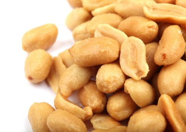 kızarmış, soyulmuş ve tuzlu fıstık yakın çekim.