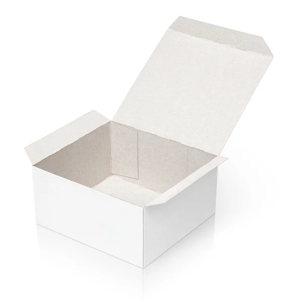 Scatola di cartone aperta isolata su bianco — Foto Stock
