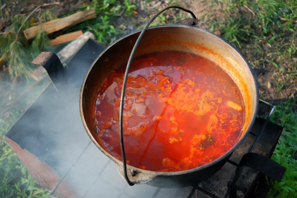 Deniz kıyısında sörf hattı 