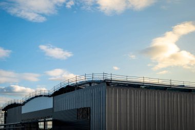 İngiltere 'de sanayi dağıtım deposu inşaatı çerçevesi