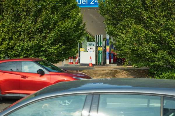 Northampton UK - Sep 26 2021: out of use signs on fuel pumps at Tesco petrol station Petrol and diesel fuel shorages — стоковое фото