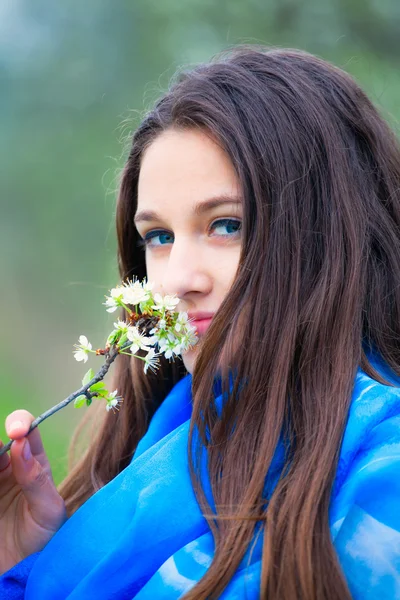 Adolescente chica al aire libre retrato —  Fotos de Stock