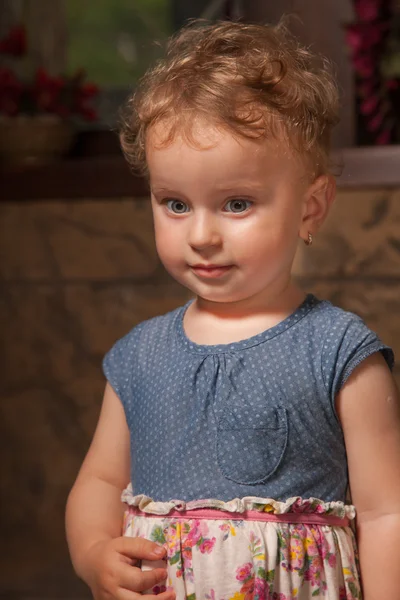 1 ano de idade bebê menina retrato — Fotografia de Stock