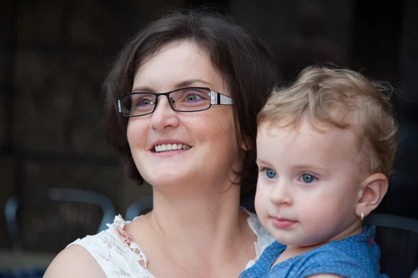 Mère et son bébé fille — Photo