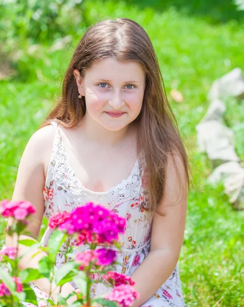 Portrét 10 let stará dívka — Stock fotografie