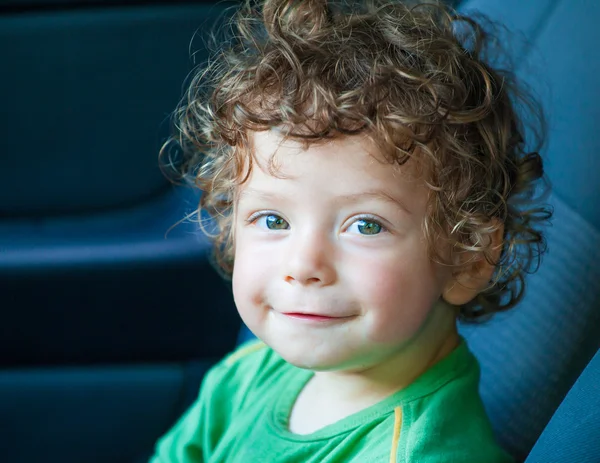 Портрет мальчика в возрасте 1 года — стоковое фото