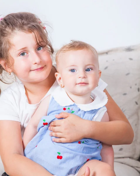 Portrait of two sisters — Stock Photo, Image