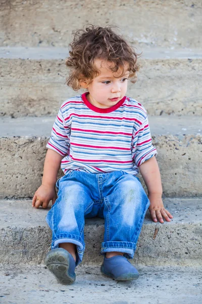 Baby boy exploring outdoor — Stock Photo, Image