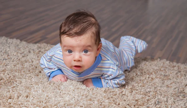 自宅での男の赤ちゃん — ストック写真