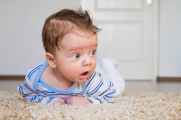 Tummy time — Stock Photo, Image