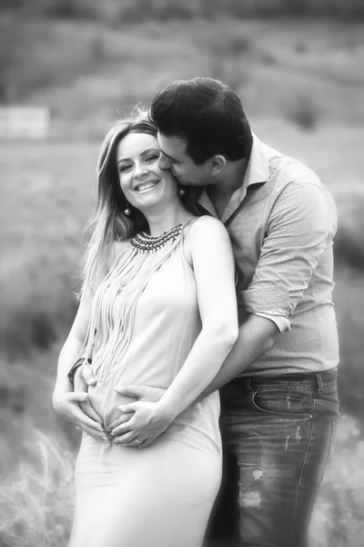 Pregnant woman and husband — Stock Photo, Image