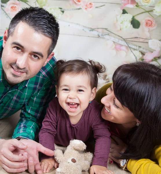 Famiglia di 3 persone in studio — Foto Stock