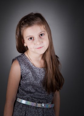 8 yaşında bir kız