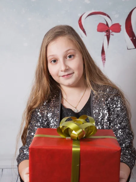 10 year old girl Christmas portrait — Stock Photo, Image