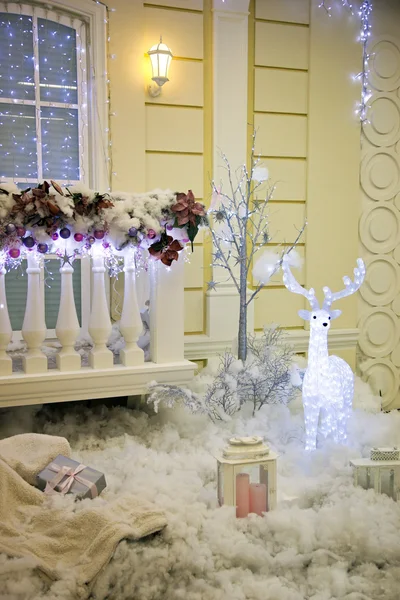 Kerstdecoratie buiten het huis — Stockfoto