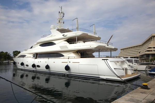 Luxury yachts in the small harbor — Stock Photo, Image