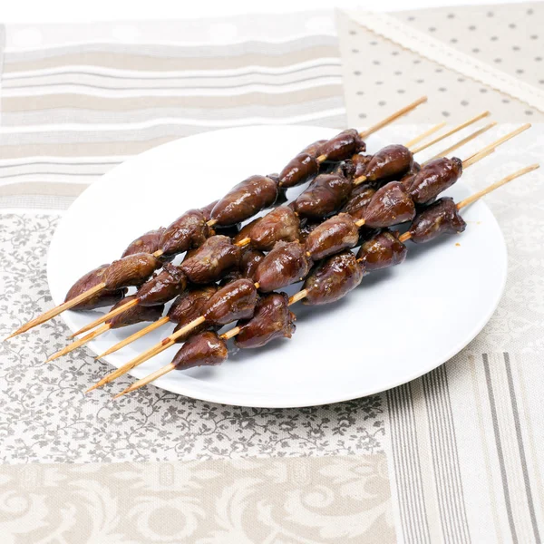 Chicken skewers hearts — Stock Photo, Image