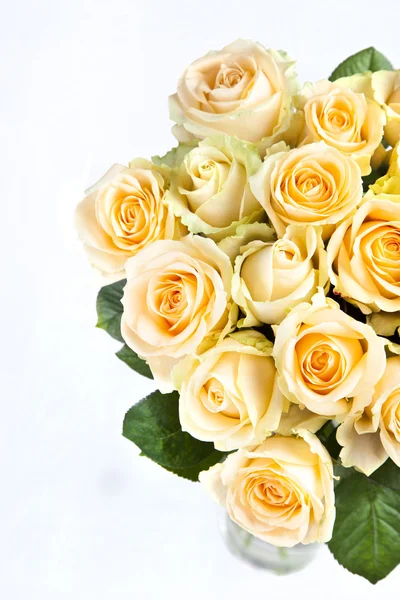 Nagy csokor sárga rózsa — Stock Fotó