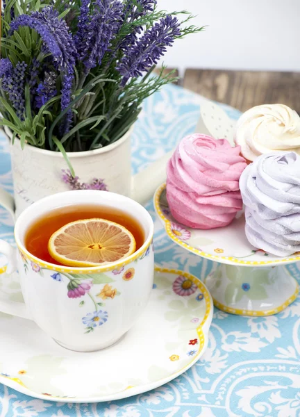 Citronový čaj a marshmallow — Stock fotografie