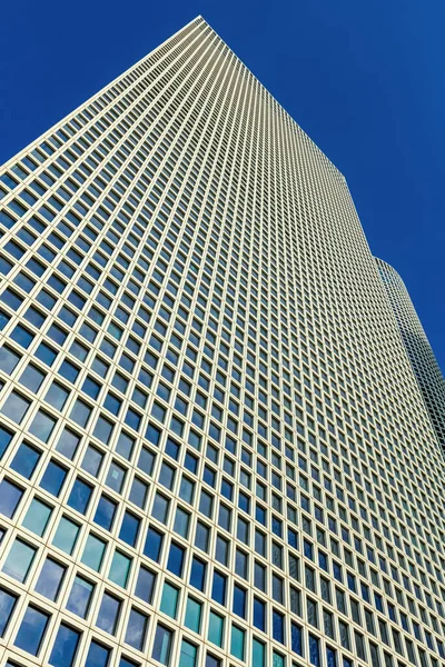 Modern mimaride pencere geometrisi 