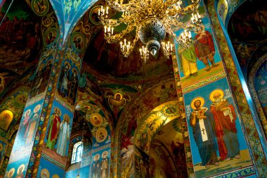 Savior dökülmüş kan üzerinde kilisenin iç