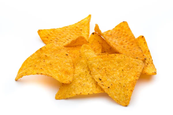 Mexicaanse nachos chips, geïsoleerd op witte achtergrond. — Stockfoto