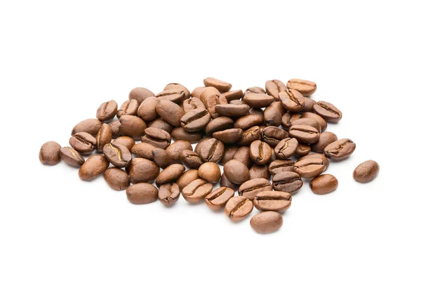 Kaffeebohnen isoliert auf weißem Hintergrund, Nahaufnahme, Makro — Stockfoto