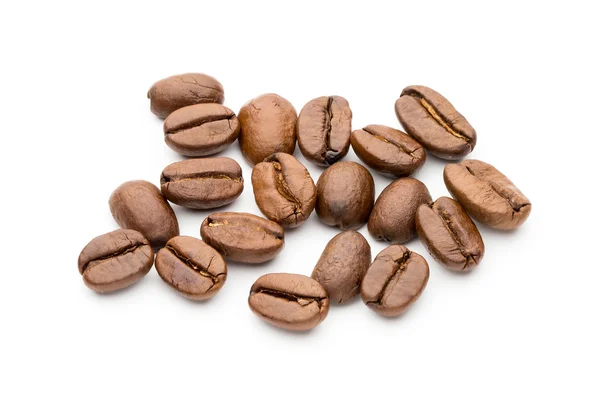 白い背景に隔離されたコーヒー豆、クローズアップ、マクロ — ストック写真