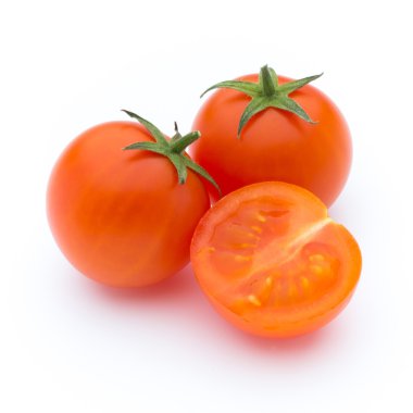 Beyaz izolasyon arka planında domates.