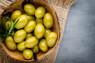 Balkabağı. Gri arka plan üzerinde Pupkin dilimleri.