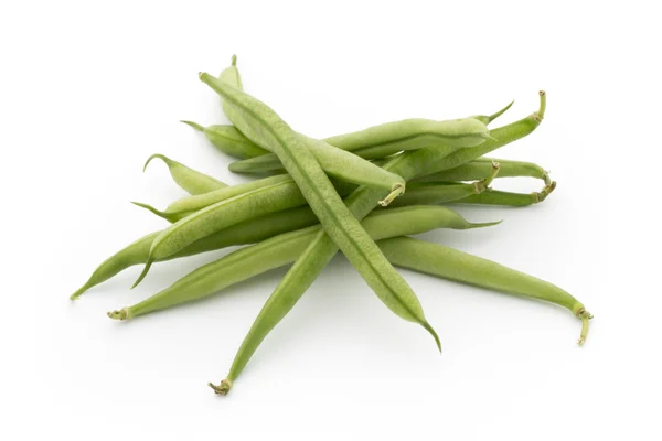 Haricots verts isolés sur un fond blanc. — Photo