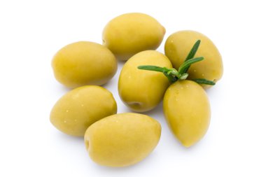 Zeytin beyaz izole yapraklarda.