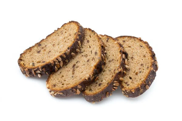 ขนมปังข้าวไรย์แยกกันบนพื้นหลังสีขาว . — ภาพถ่ายสต็อก