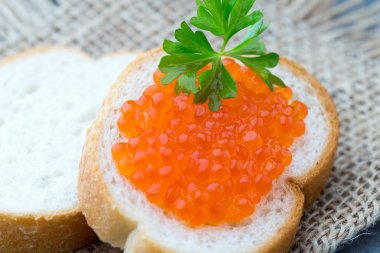 Krepler. Taze dutlu krep yığını..