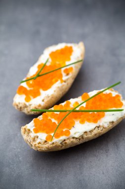 Krepler. Taze dutlu krep yığını..